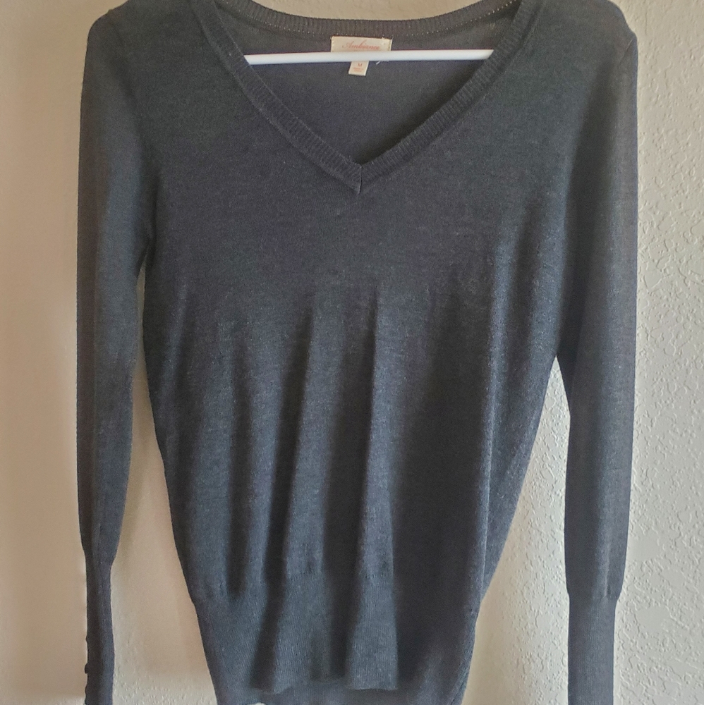 Ambiance gray V neck sweater ladies Medium